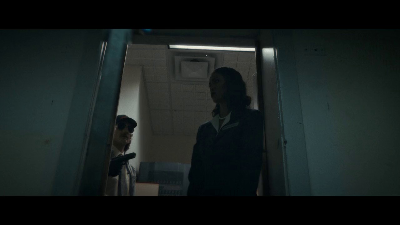How to Rob a Bank (2024) WEBRip English 720p AVC AAC 2.0.mkv.0001